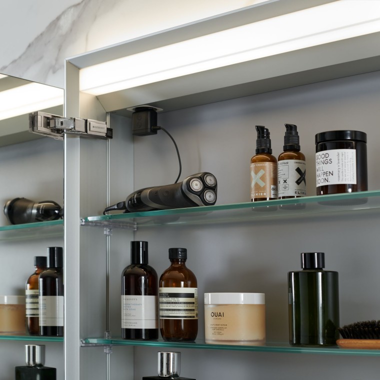 Geberit ONE uzglabāšanas vieta spoguļskapī Geberit ONE uzglabāšanas vieta spoguļskapī