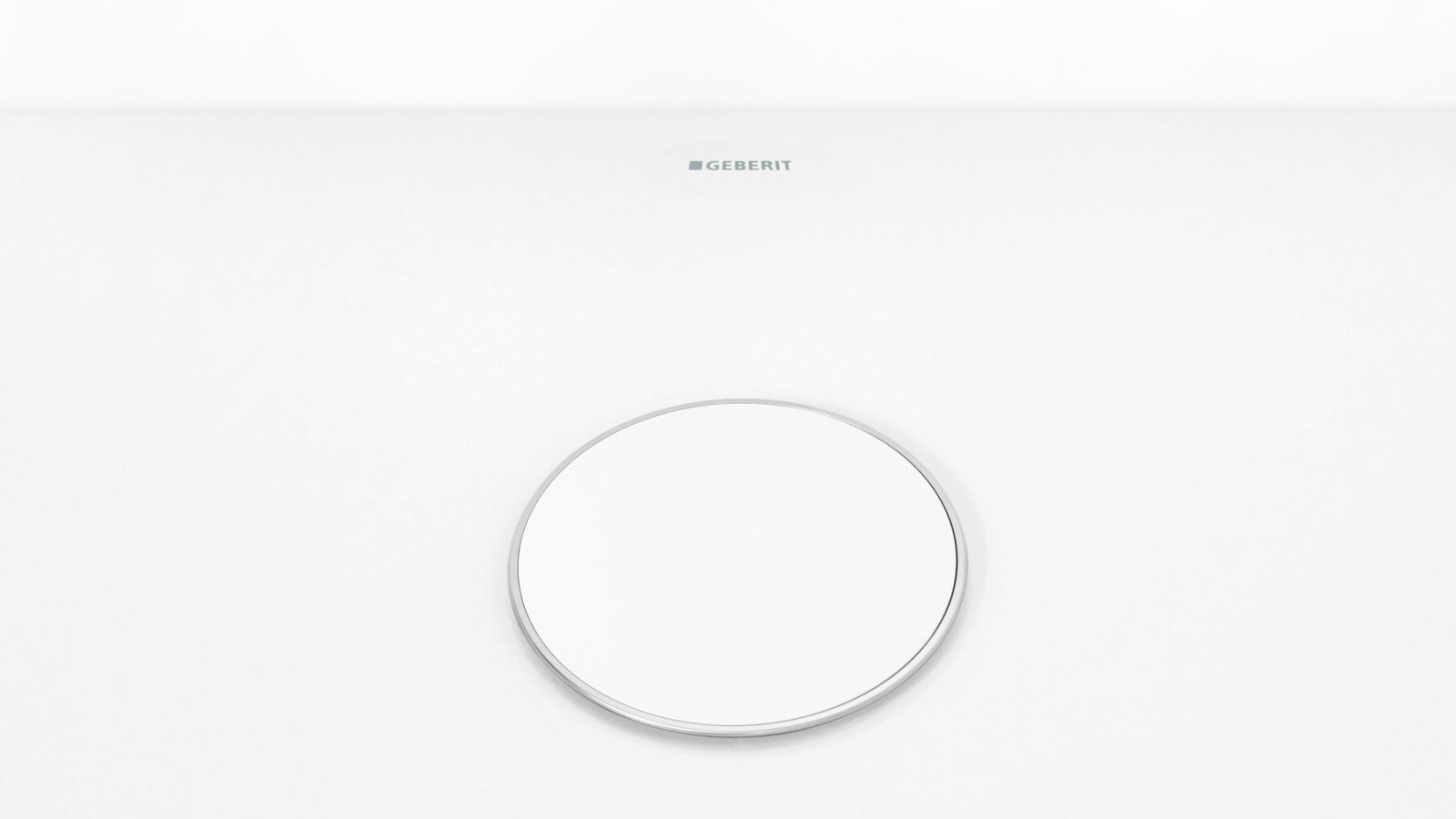 Noteces vāciņš baltā krāsā ar diskrētu hromētu malu