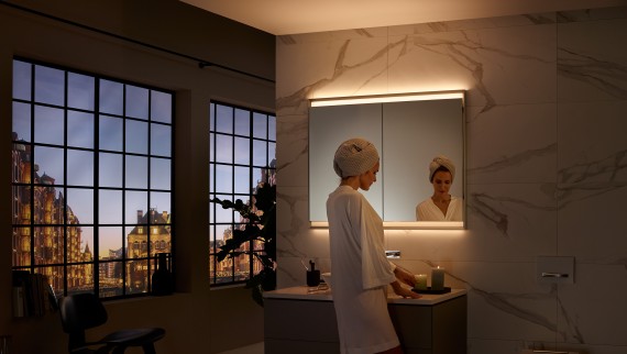Geberit ONE spoguļskapis ar ComfortLight Geberit ONE spoguļskapis ar ComfortLight