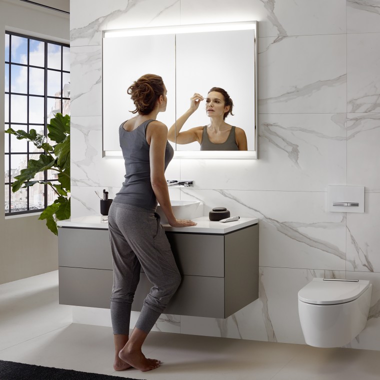 Spilgta gaisma intensīvai skaistumkopšanai