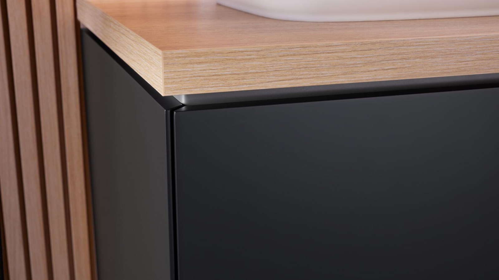 Geberit ONE tualetes galdiņš melnā matētā krāsā Geberit ONE tualetes galdiņš melnā matētā krāsā