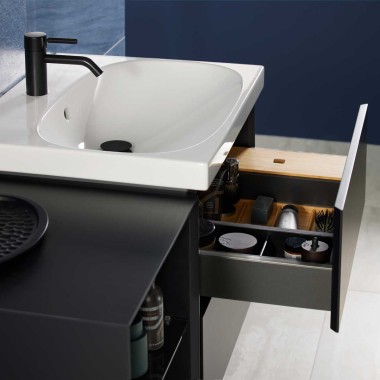 Mix & Match Geberit Acanto izlietne ar Geberit ONE izlietnes skapīti bez sifona izgriezuma Mix & Match Geberit Acanto izlietne ar Geberit ONE izlietnes skapīti bez sifona izgriezuma