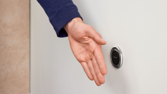 Geberit Type 10 tālvadības skalošanas iedarbināšana Geberit Type 10 tālvadības skalošanas iedarbināšana