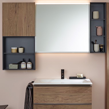 Atvērtās koncepcijas mēbeļu elementi no vannas istabas sērijas Geberit iCon