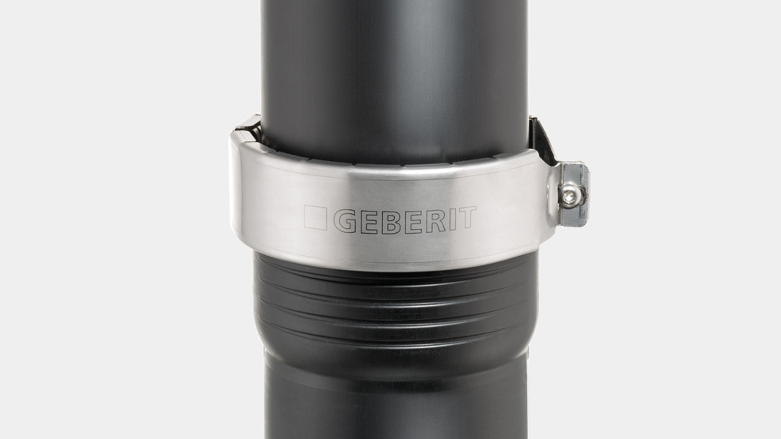 Silent-Pro “push-fit” savienojums ar Geberit fiksējošo aizbāzni var izturēt iekšējo spiedienu līdz 2 bāriem. Silent-Pro “push-fit” savienojums ar Geberit fiksējošo aizbāzni var izturēt iekšējo spiedienu līdz 2 bāriem.