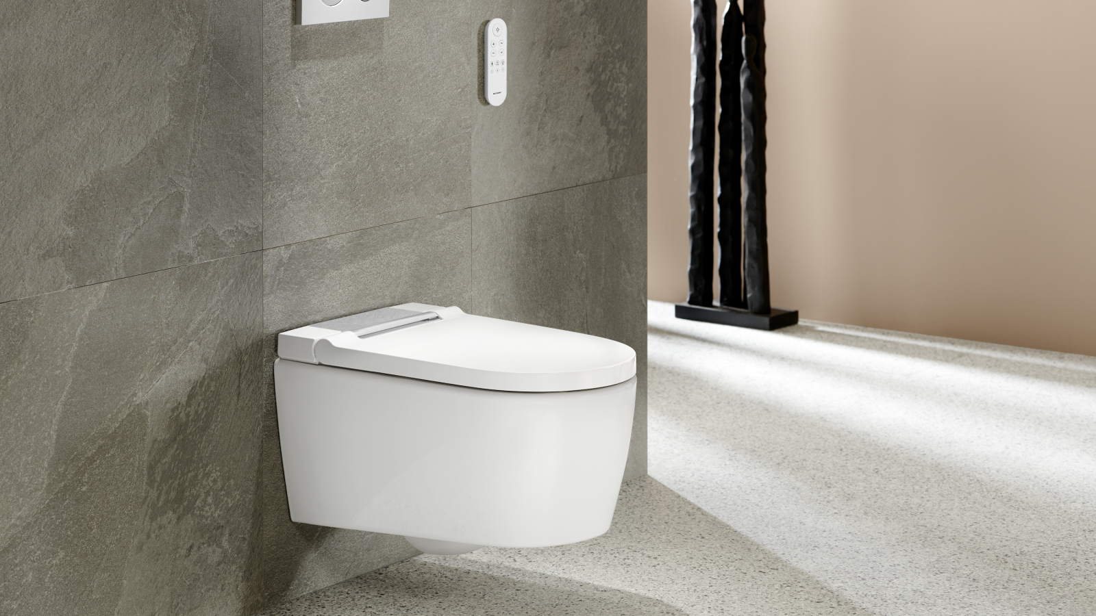 Geberit AquaClean Sela modelis baltā krāsā ar Sigma20 tālvadības pulti