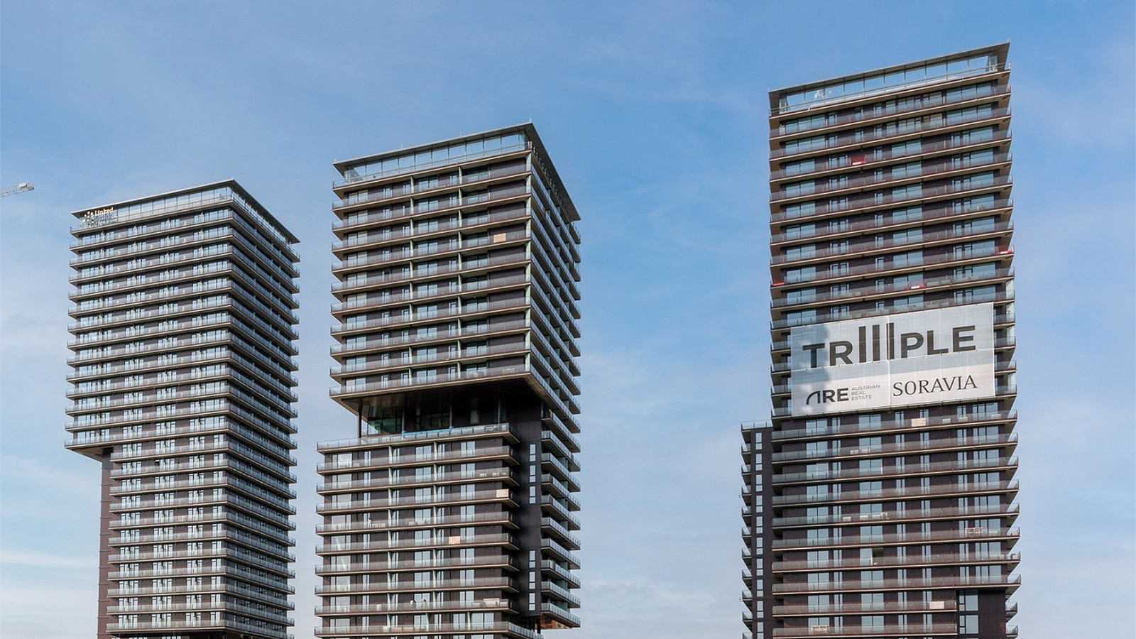 Visus trīs TrIIIple torņus sasaista savstarpējs vizuāls dialogs. © Soravia Visus trīs TrIIIple torņus sasaista savstarpējs vizuāls dialogs. © Soravia