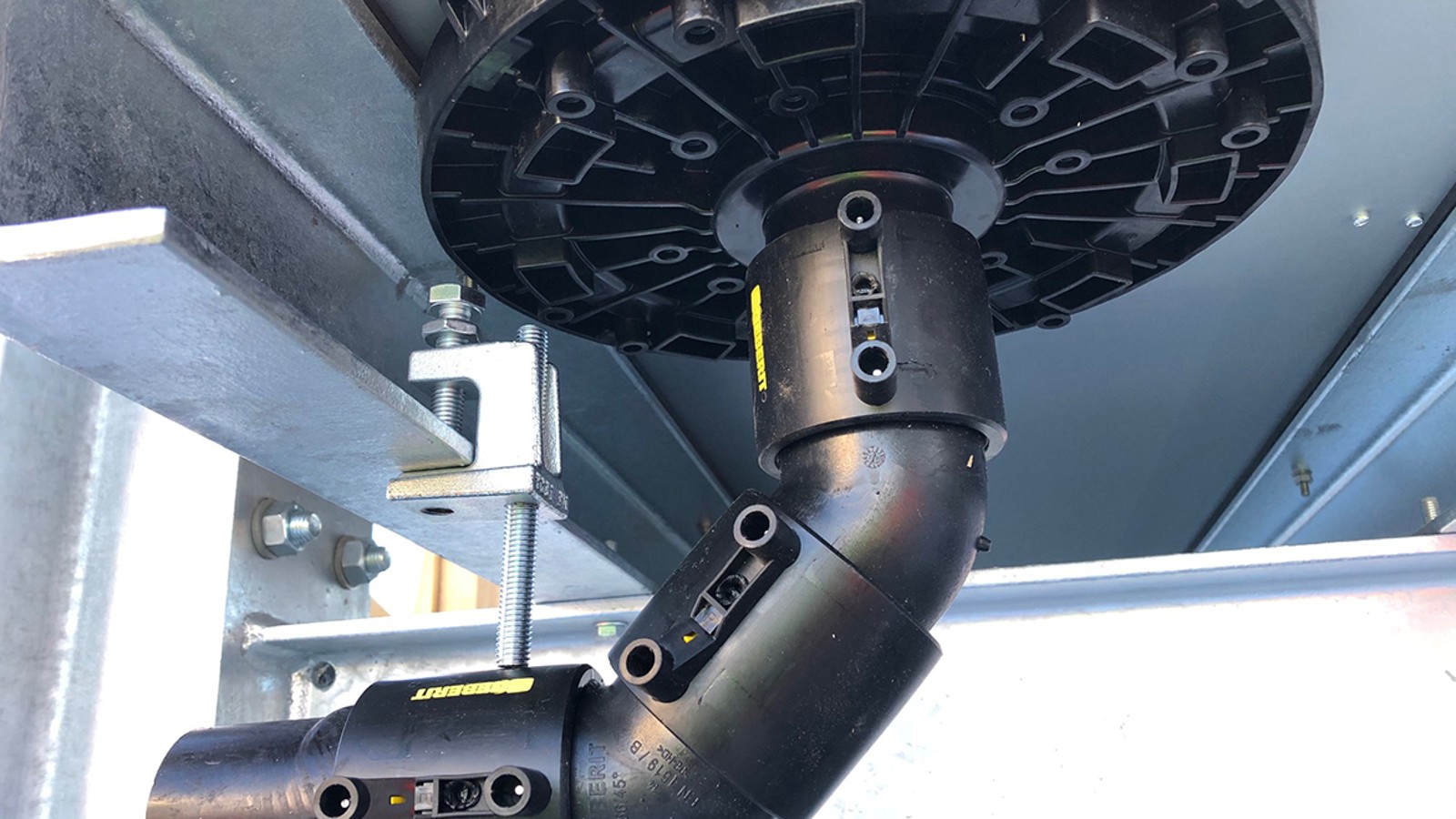 Geberit zināšanas un pieredze praksē: Pluvia lietusūdens noteksistēma. © Geberit Geberit zināšanas un pieredze praksē: Pluvia lietusūdens noteksistēma. © Geberit