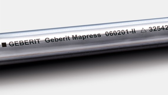 Geberit Mapress nerūsējošā tērauda sistēmas cauruli CrNiMo apzīmē melns uzraksts