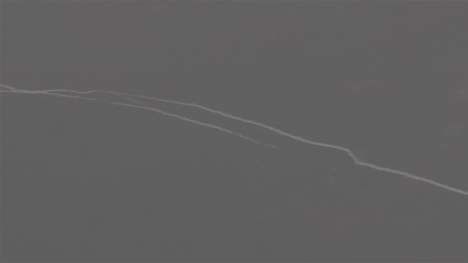 Krāsa: melnā marmora efekta porcelāna keramika Krāsa: melnā marmora efekta porcelāna keramika