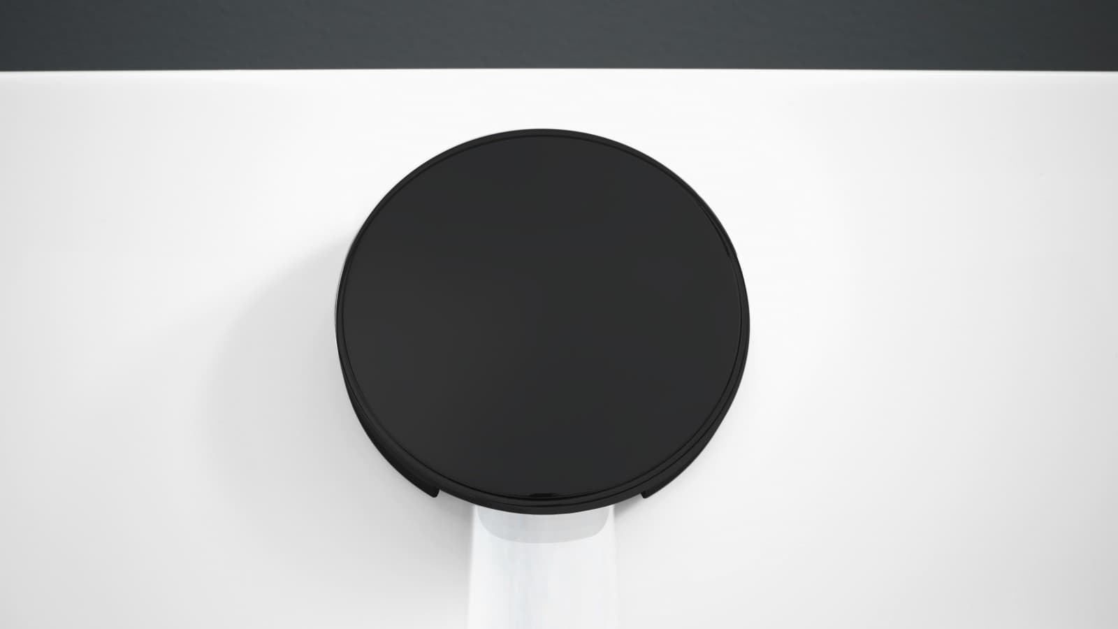 Vannas notece: Pagrieziet rokturi ar ieplūdi Vannas notece: Pagrieziet rokturi ar ieplūdi