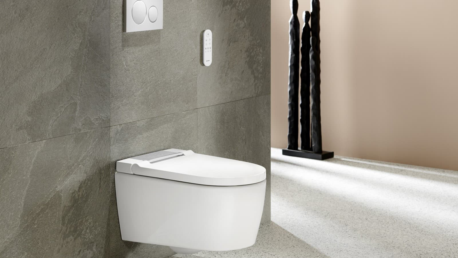 Geberit AquaClean Sela modelis baltā krāsā ar Sigma20 tālvadības pulti Geberit AquaClean Sela modelis baltā krāsā ar Sigma20 tālvadības pulti
