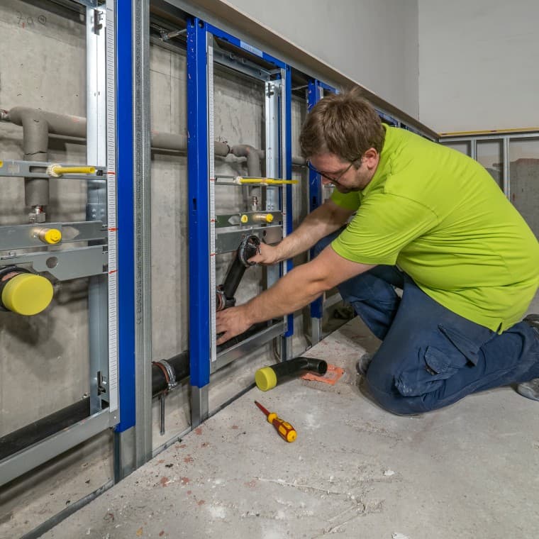 Geberit Silent-PP drenāžas spraudņa sistēmas uzstādīšana Geberit Silent-PP drenāžas spraudņa sistēmas uzstādīšana