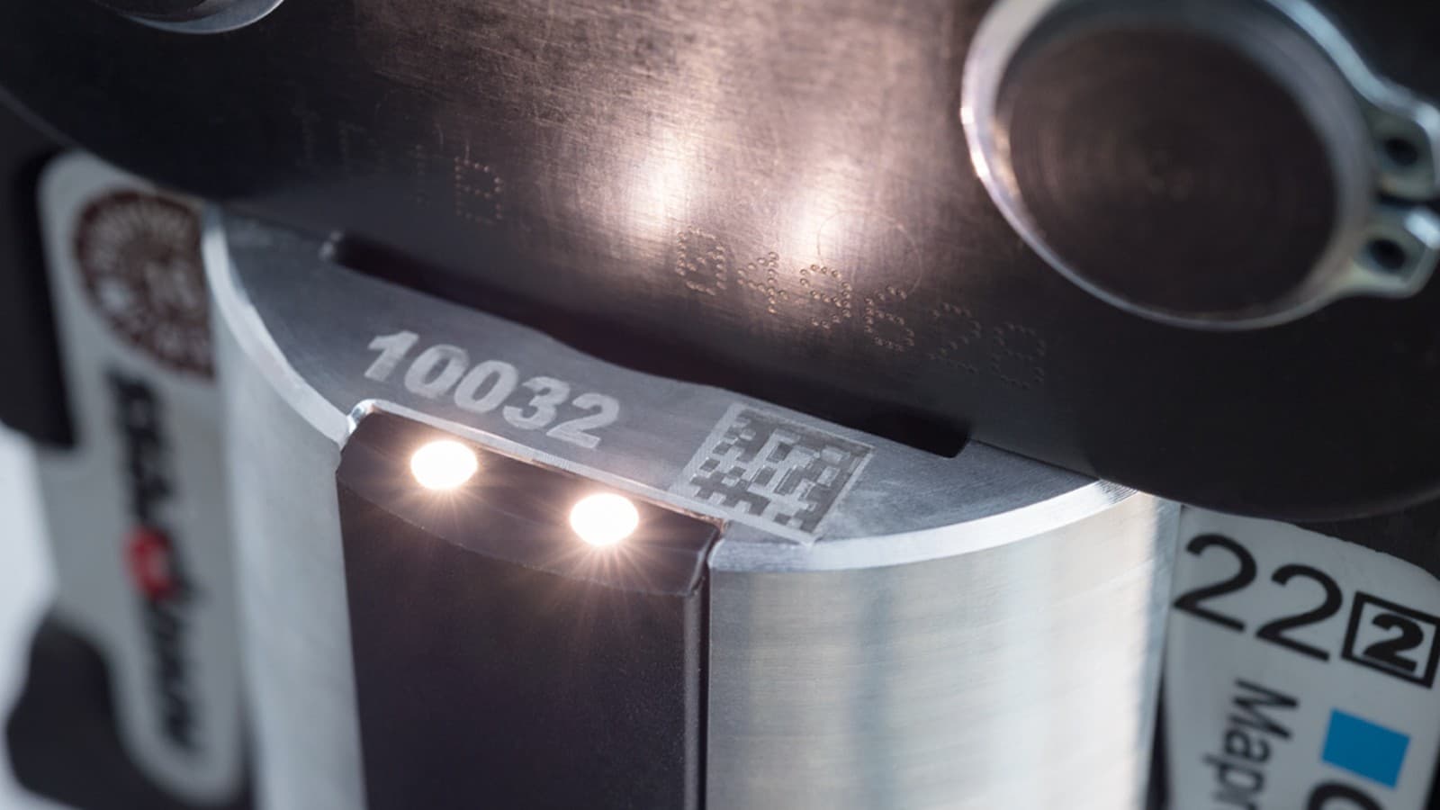 Geberit presēšanas instruments ar presēšanas punkta apgaismojumu nodrošina labu redzamību tumšos stūros Geberit presēšanas instruments ar presēšanas punkta apgaismojumu nodrošina labu redzamību tumšos stūros